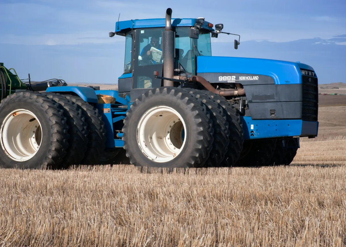 System GPS w rolnictwie – jak działa nawigacja polowa i sygnał korekcyjny?